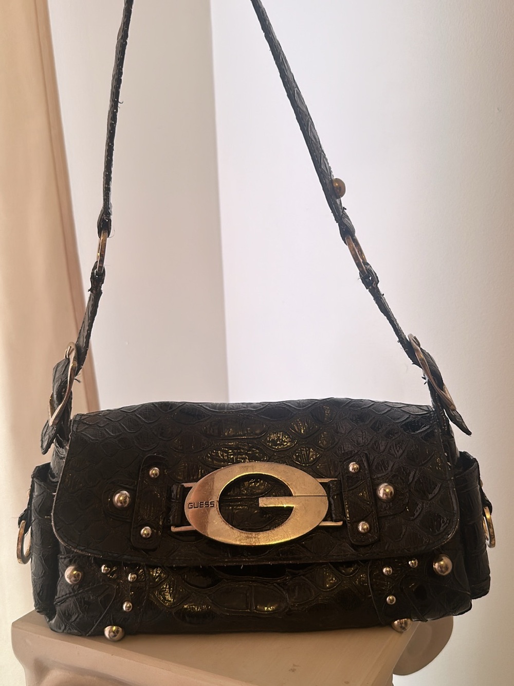 Vintage Y2K GUESS Black Croc-Embossed Shoulder Bag with Silver Hardware